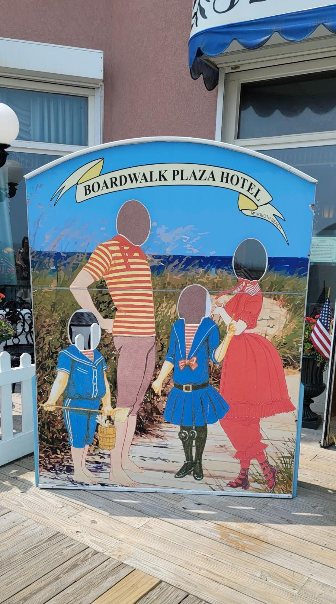 شاطئ ريهوبوث Boardwalk Plaza Hotel المظهر الخارجي الصورة