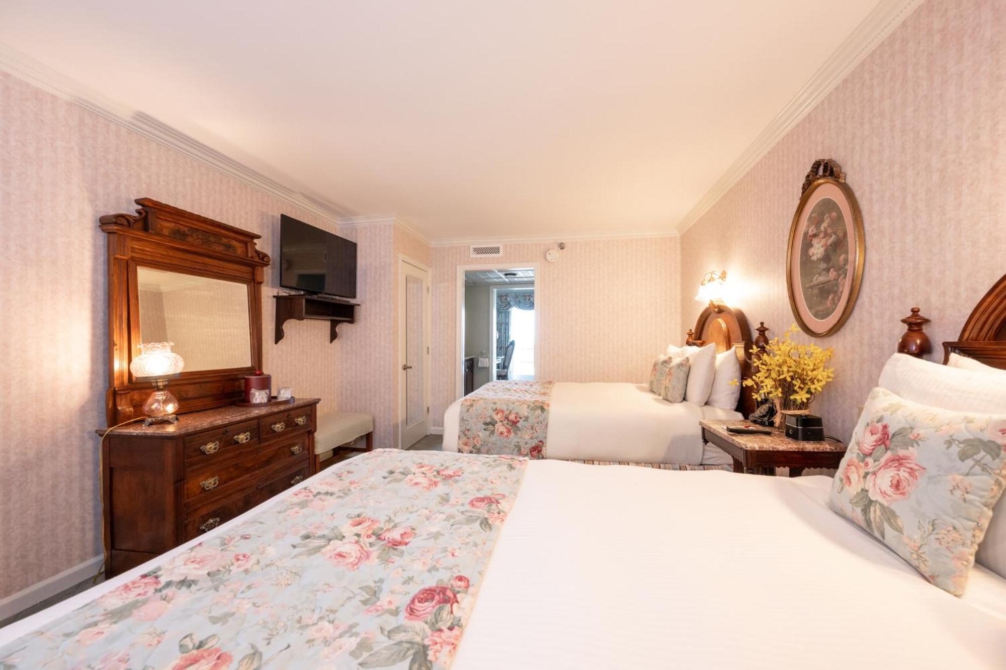 Boardwalk Plaza Hotel شاطئ ريهوبوث المظهر الخارجي الصورة