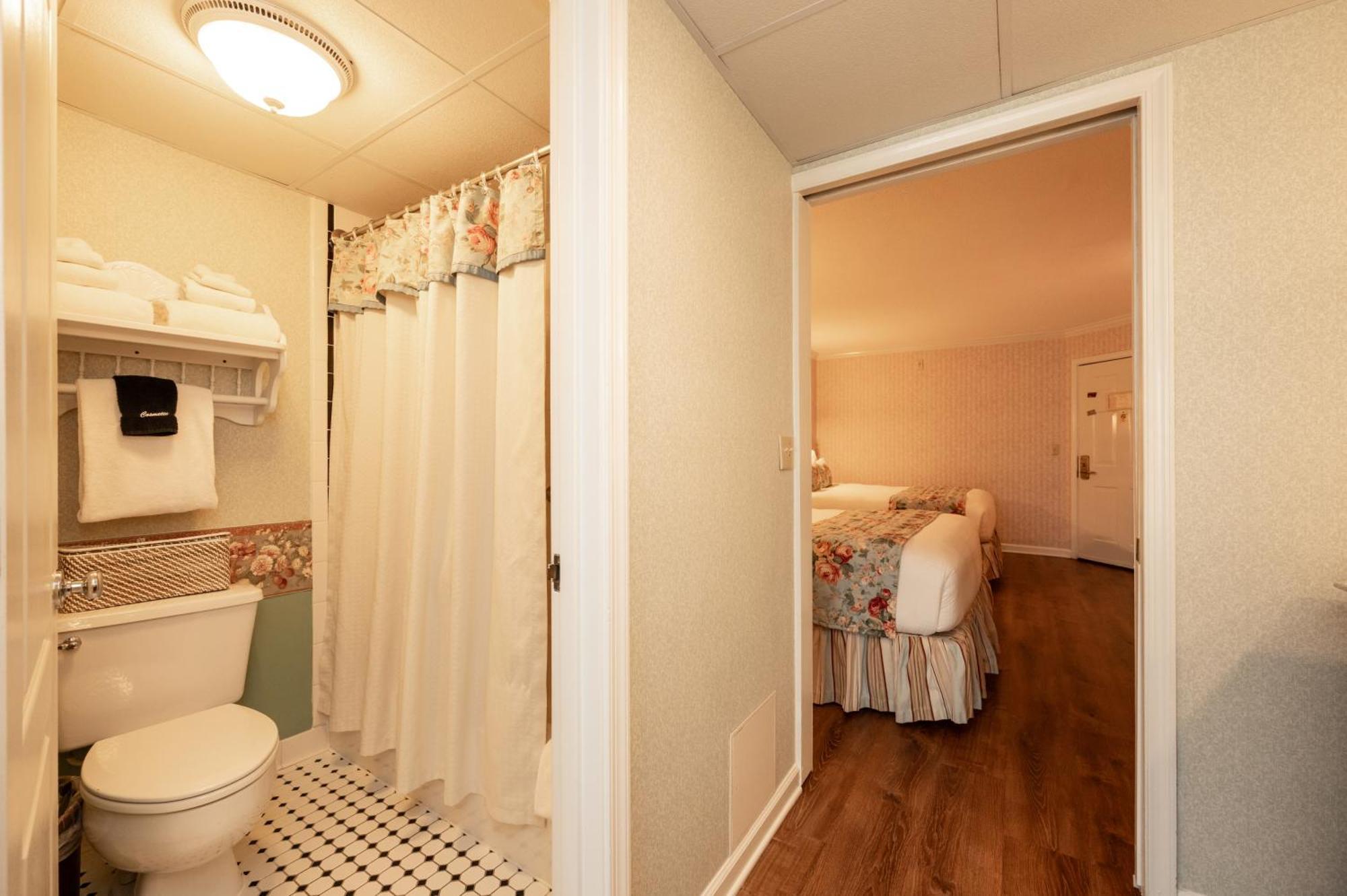 Boardwalk Plaza Hotel شاطئ ريهوبوث المظهر الخارجي الصورة